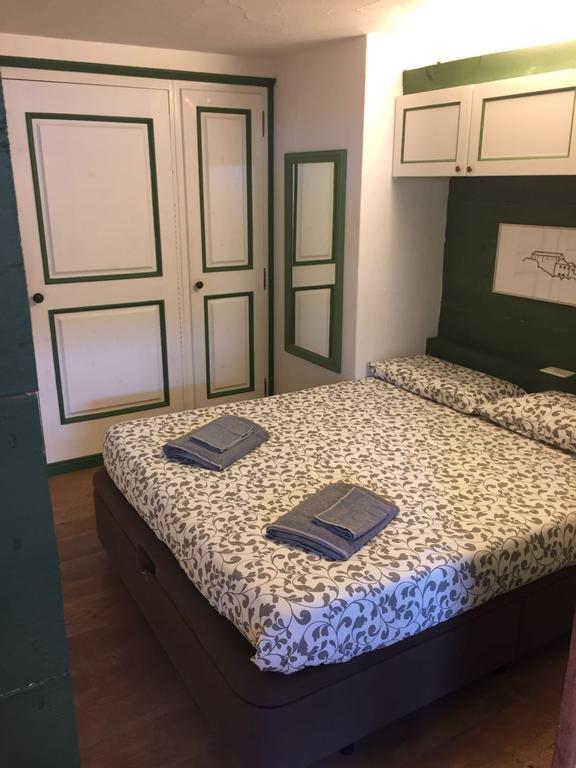 Meschihouse - Chesa Engadina Apartment ซาเมอดัน ภายนอก รูปภาพ
