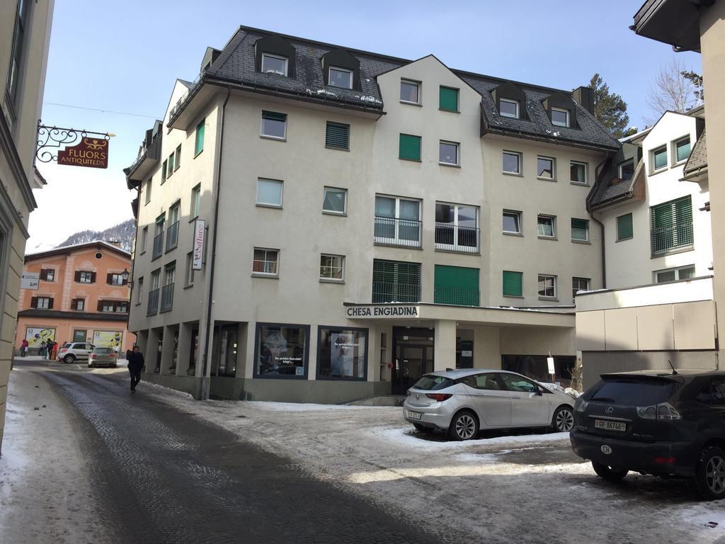 Meschihouse - Chesa Engadina Apartment ซาเมอดัน ภายนอก รูปภาพ
